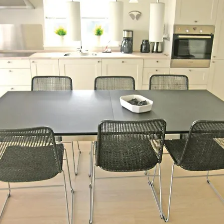 3 Bedroom Beautiful In Dom wakacyjny *