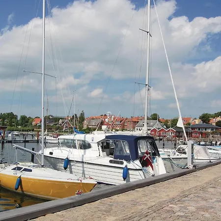 Dom wakacyjny 3 Bedroom Beautiful In